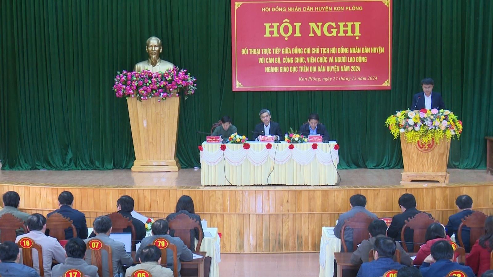 Đối thoại trực tiếp giữa đồng chí Chủ tịch Hội đồng nhân dân huyện với cán bộ, công chức, viên chức và người lao động ngành giáo dục