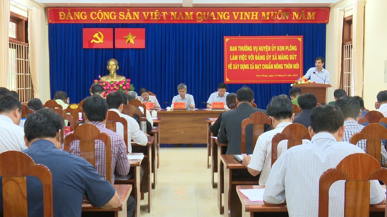 Ban Thường vụ Huyện ủy làm việc với Đảng uỷ xã Măng Bút