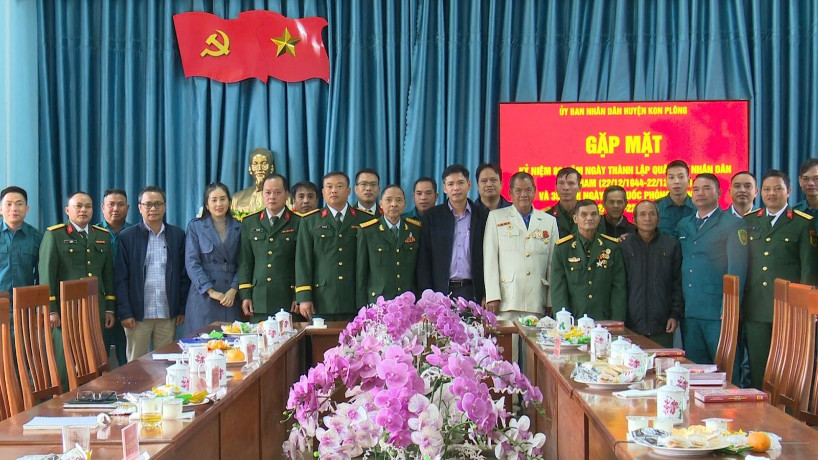 Huyện Kon Plông gặp mặt cán bộ Quân đội nghỉ hưu nhân dịp 22-12.