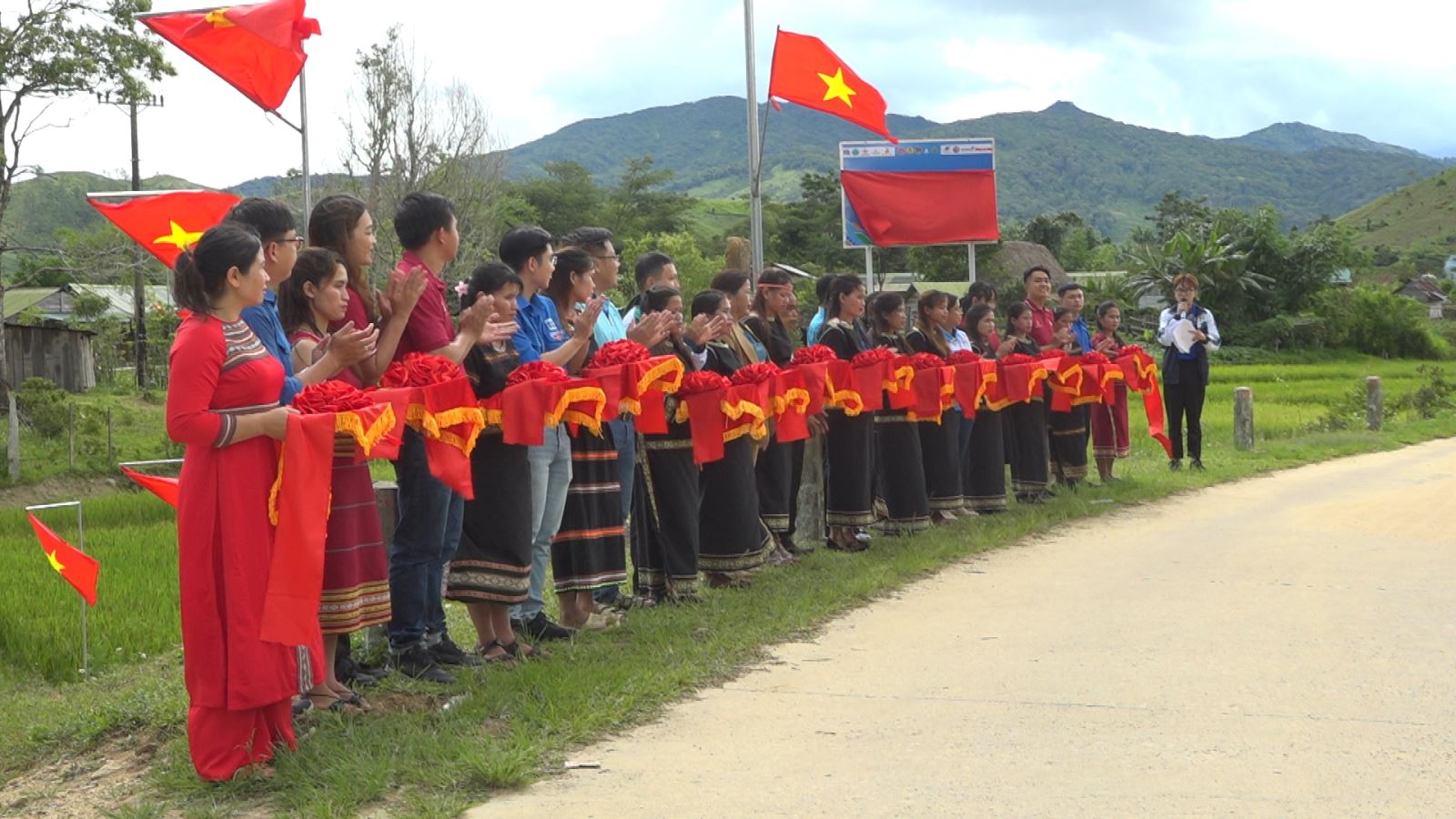 Chương trình “Chiến sĩ kỳ nghỉ hồng vì an sinh xã hội và  sức khỏe cộng đồng” gắn với tổng kết Chiến dịch Mùa Hè Xanh