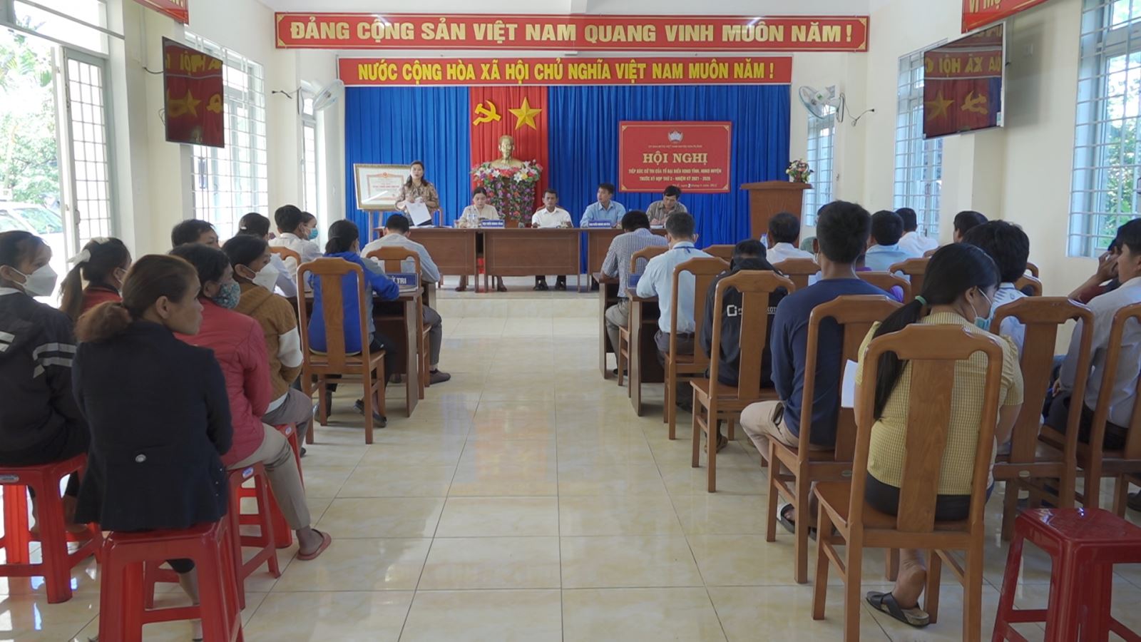 Đại biểu HĐND các cấp tiếp xúc cử tri tại xã Pờ Ê và xã Ngọc Tem, huyện Kon Plông