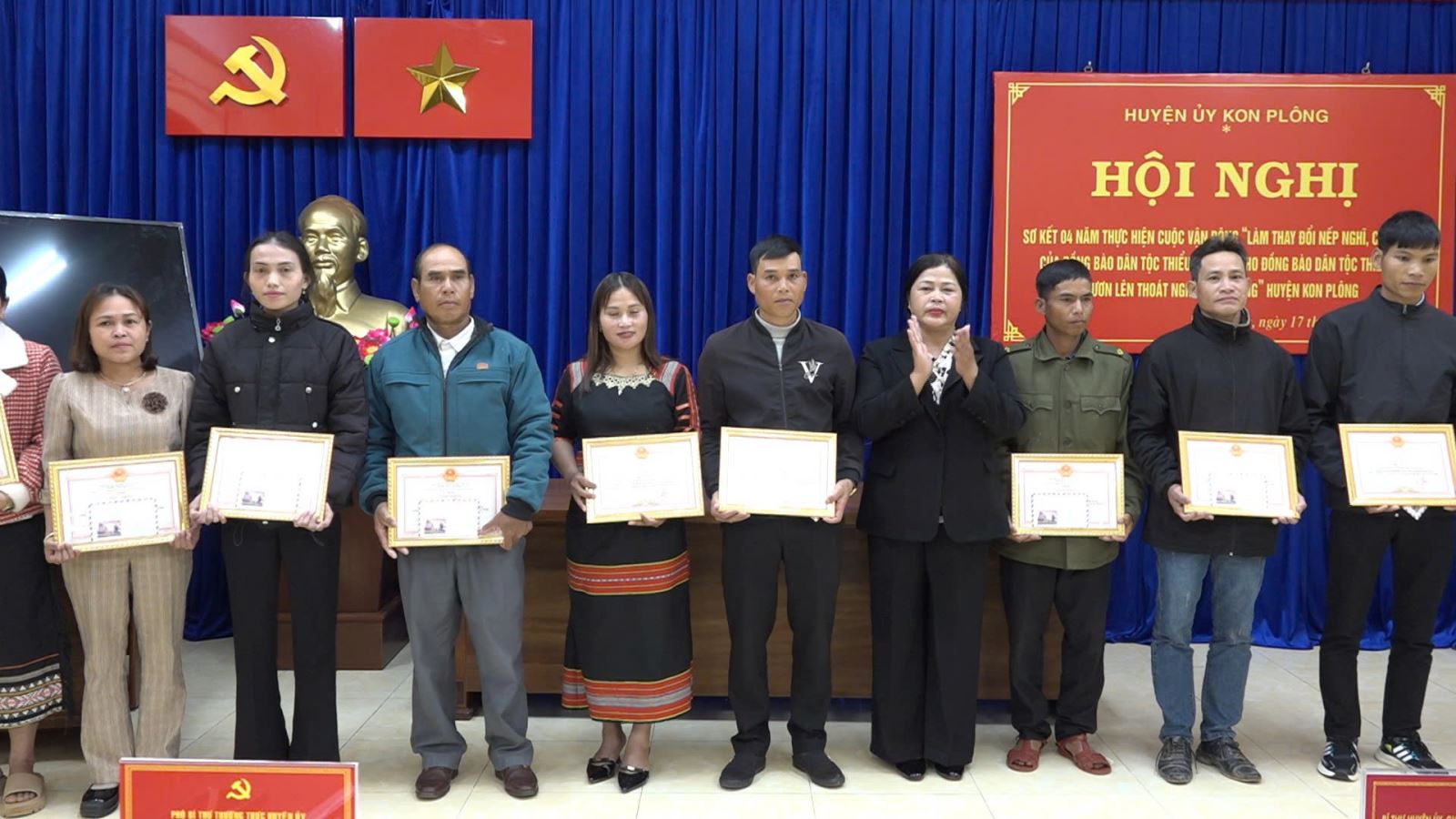 Huyện ủy Kon Plông sơ kết 04 năm thực hiện Cuộc vận động thay đổi nếp nghĩ cách làm