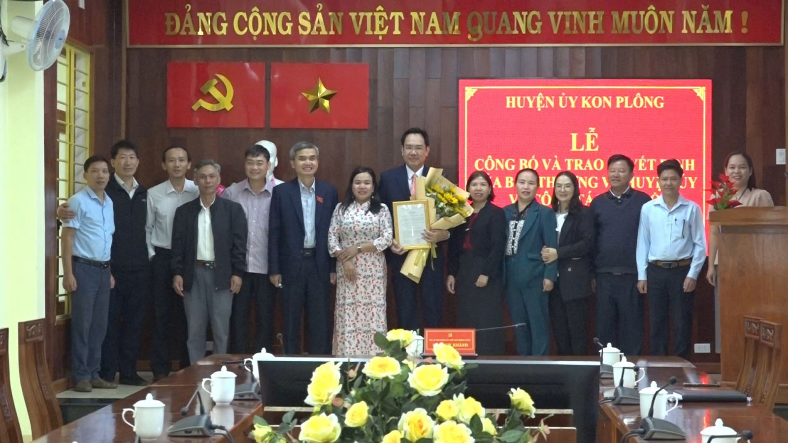 Công bố quyết định về công tác cán bộ