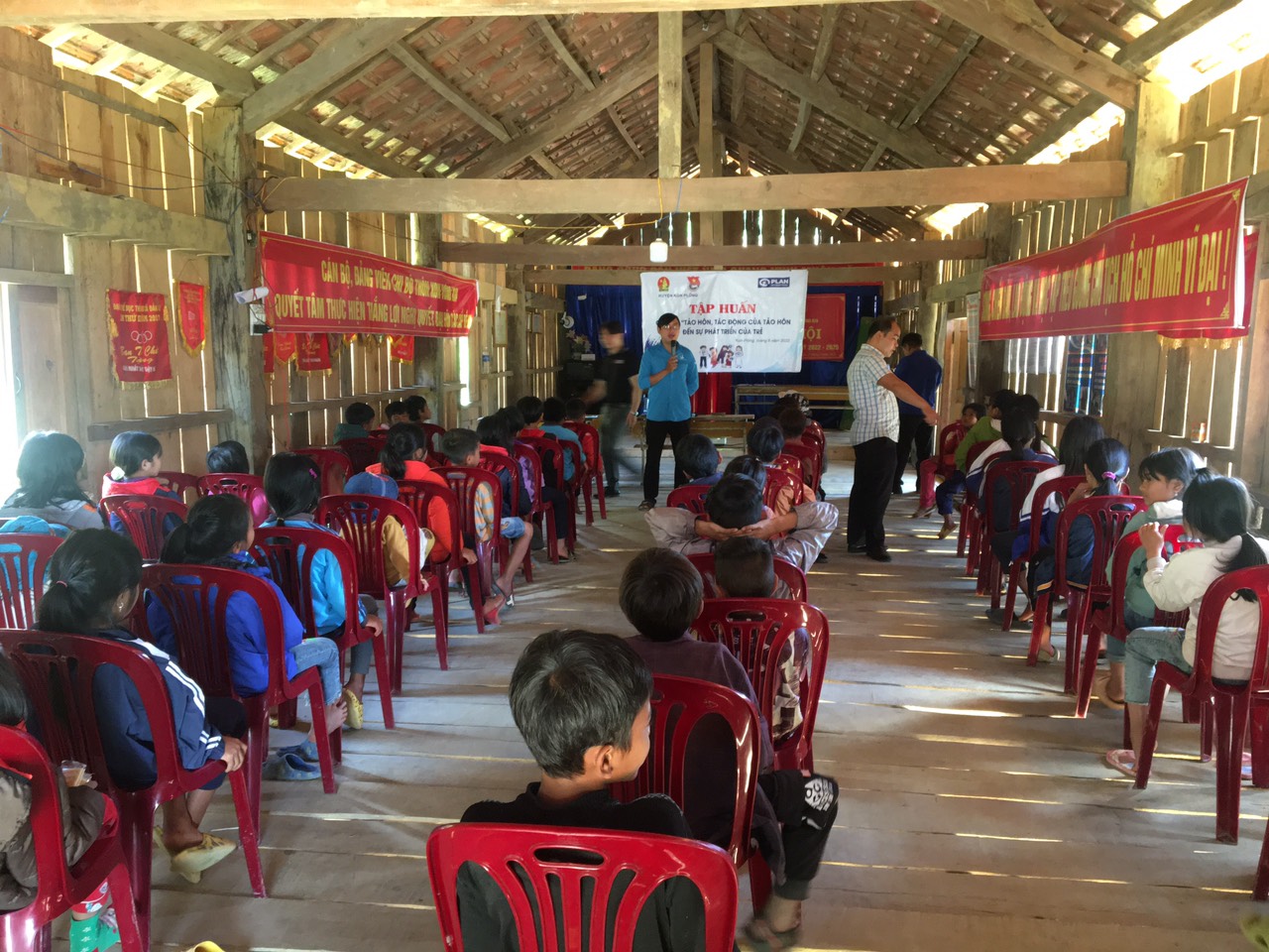 Huyện đoàn Kon Plông tổ chức sinh hoạt hè gắn với tuyên truyền phòng chống đuối nước, tai nạn thương tích ở trẻ em