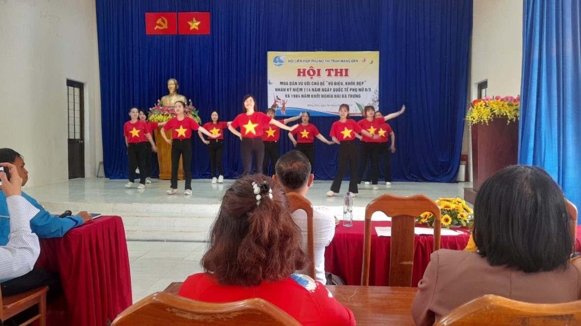 Thị trấn Măng Đen tổ chức hội thi múa dân vũ