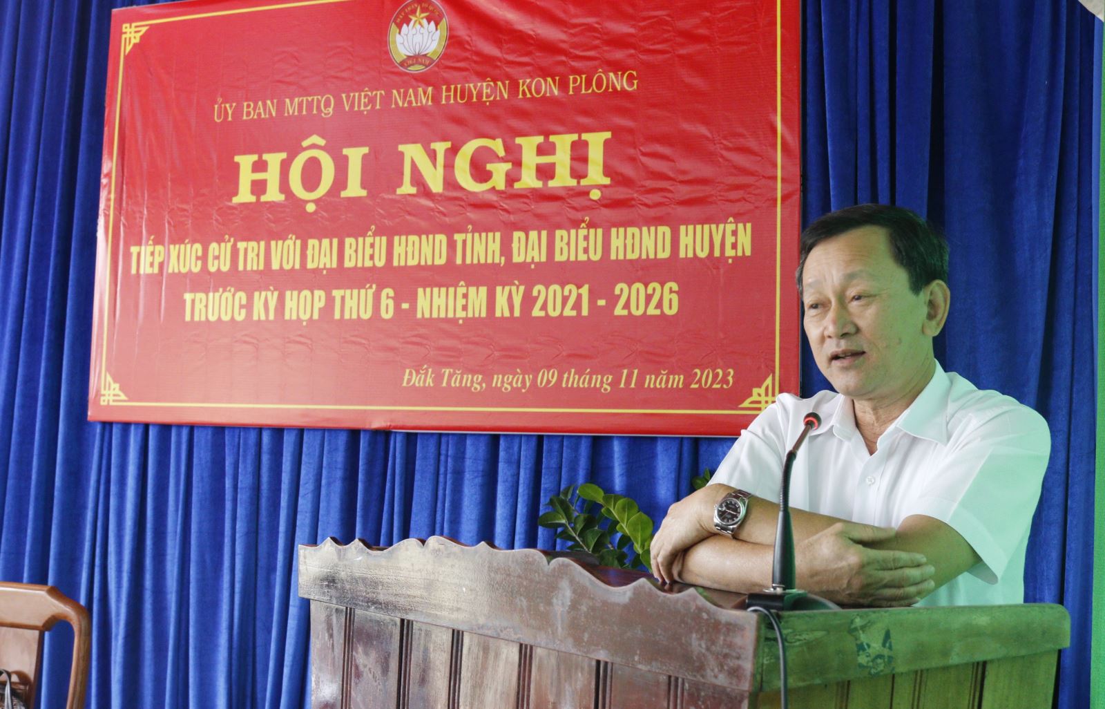 Bí thư Tỉnh uỷ Dương Văn Trang tiếp xúc cử tri tại xã Đăk Tăng