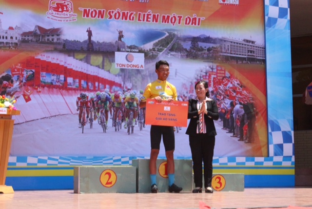 Trao giải chặng đua thứ 9