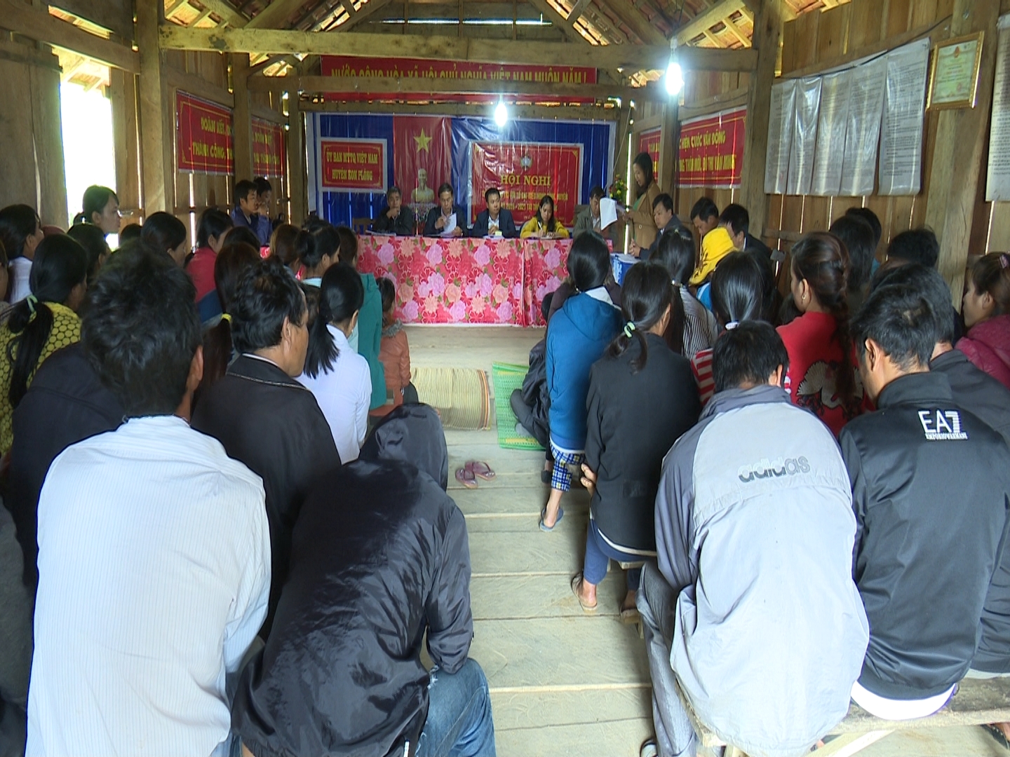 Tổ đại biểu HĐND tỉnh tổ chức tiếp xúc với cử tri xã Ngọc Tem