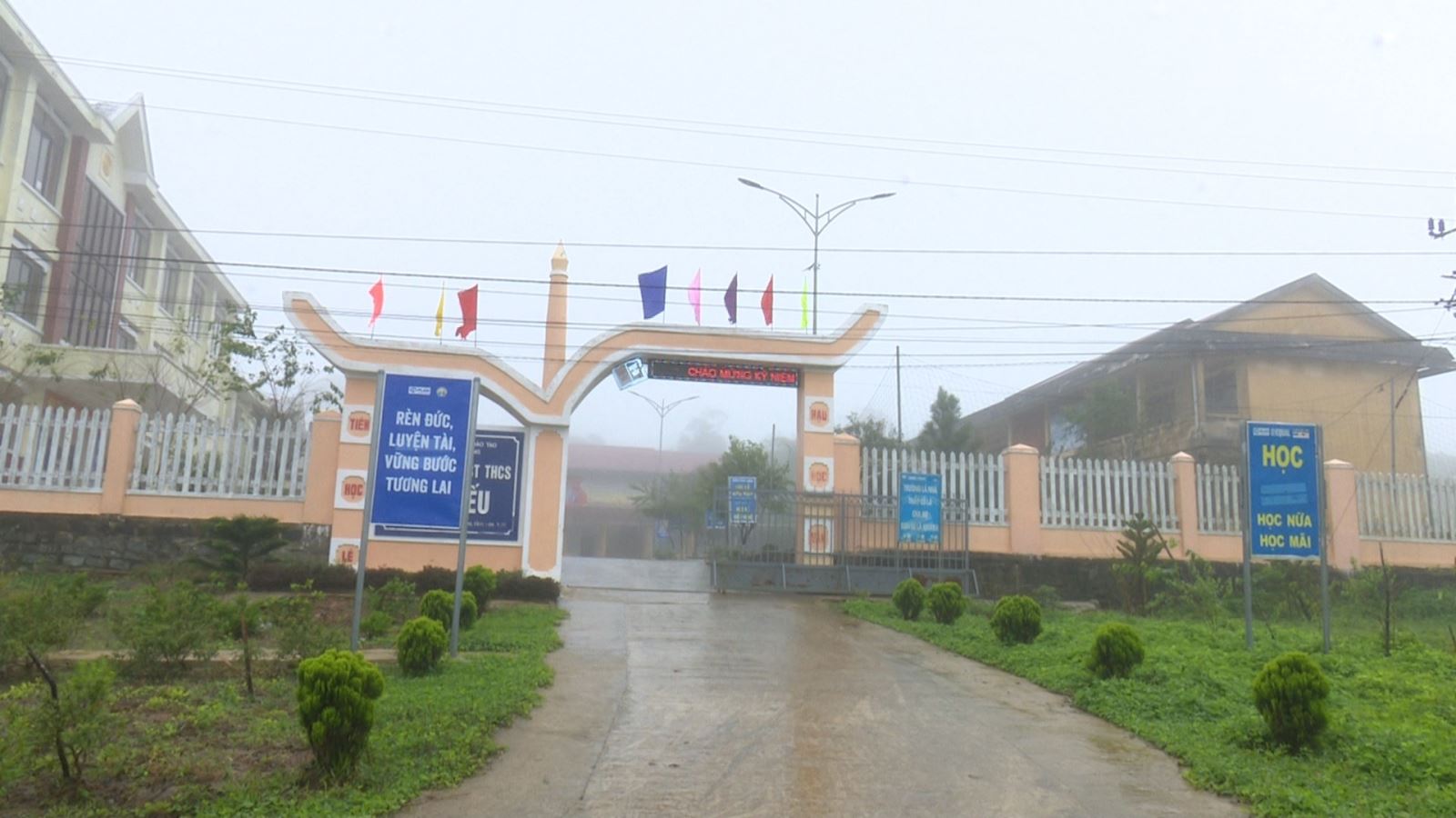 Huyện Kon Plông có 14 trường học đạt chuẩn quốc gia