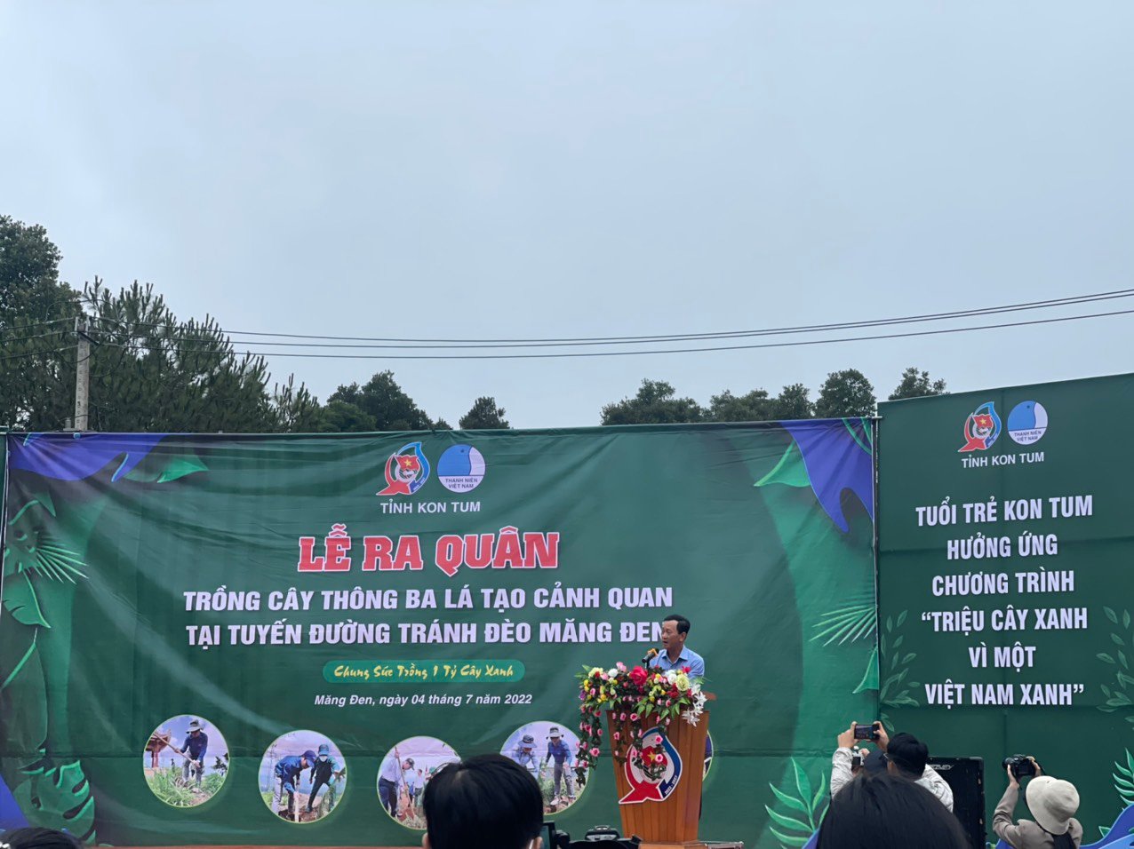 Tuổi trẻ Kon Plông hưởng ứng lễ ra quân trồng thông tại Đèo Măng Đen