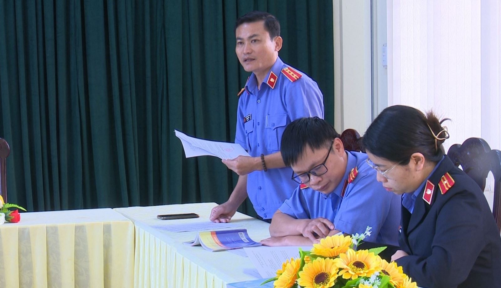 Kiểm sát trực tiếp việc thi hành án hình sự tại UBND thị trấn Măng Đen